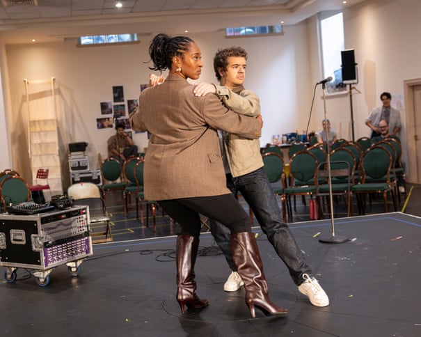'Stranger Things era um trem do qual não se pode pular': Gaten Matarazzo sobre seu retorno ao palco