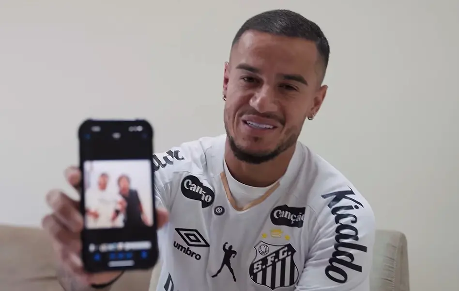 Pedrinho sabe: Philippe Coutinho abriu mão de R$ 12 milhões para jogar no Vasco. E a depressão do meia. Neymar quis acabar com a injustiça. Recuperar o amigo